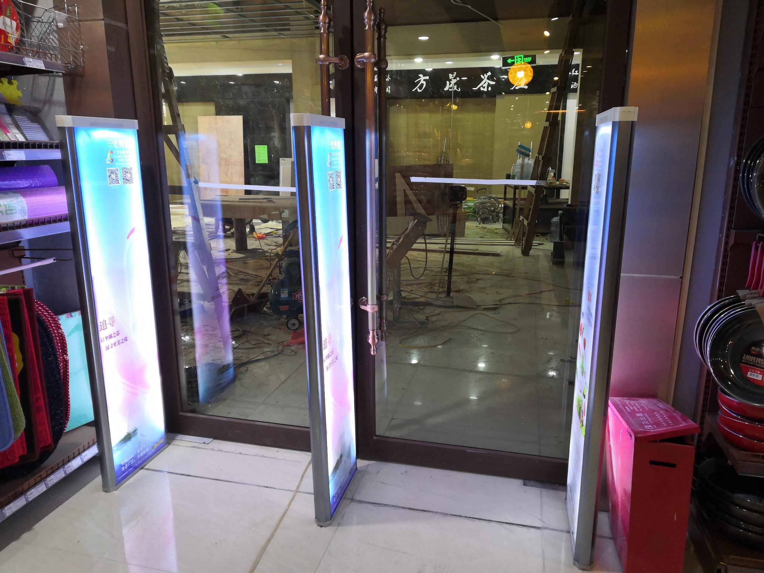 A店：深圳市宝安区西乡街道共业社区和共业路明月花都1层   中南乐购 